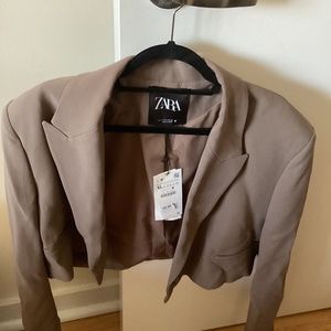 Crop brown blazer